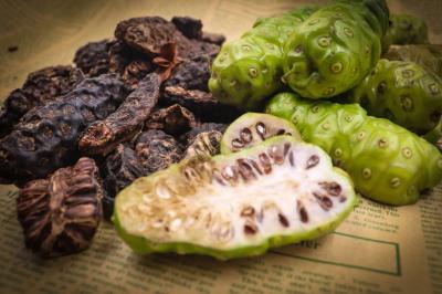 Trái nhàu khô việt nam